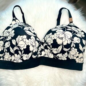 PINK Victoria's Secret Wear Everywhere Black Floral Wireless Bra 38DD (38 E)
